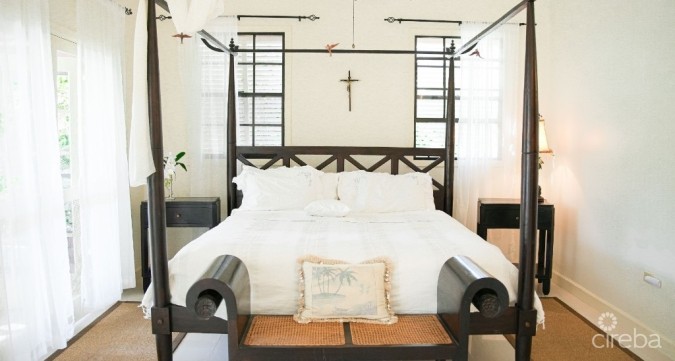 VILLA TOSCANA 4 BEDROOM PRIVATE PALAZZO AT COTTAGE BEACH REDUCED!
