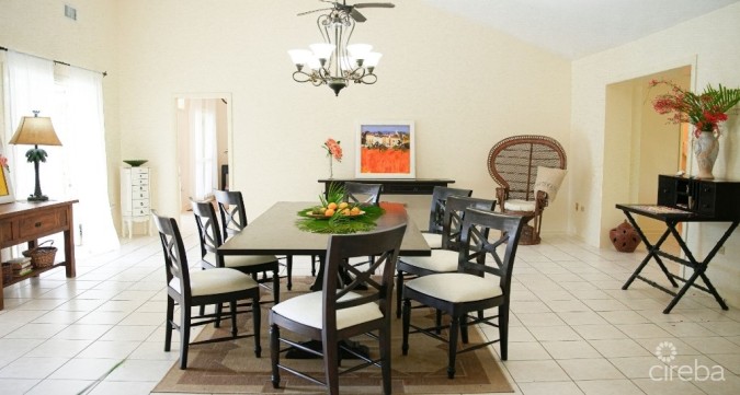 VILLA TOSCANA 4 BEDROOM PRIVATE PALAZZO AT COTTAGE BEACH REDUCED!