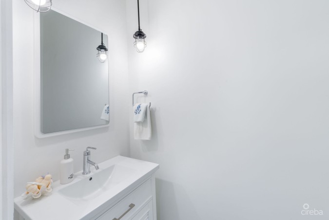 RARE OLEA 3 BED 3.5 BATH CORNER PENTHOUSE