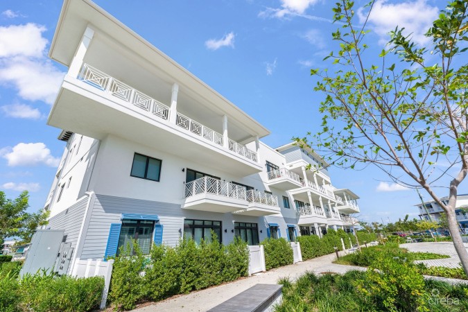 RARE OLEA 3 BED 3.5 BATH CORNER PENTHOUSE