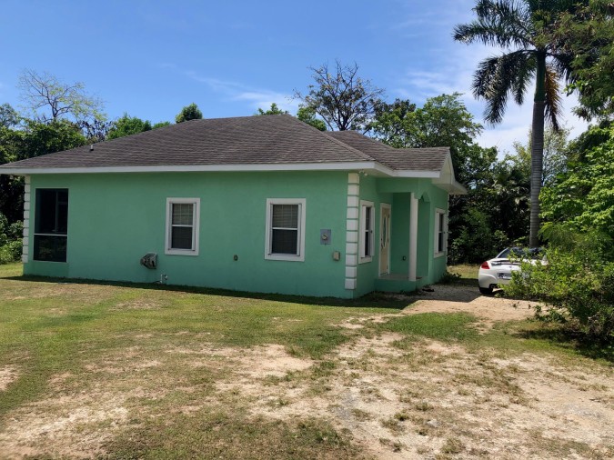 CLARENCE DRIVE HOUSE FOR RENT OFF CREWE RD
