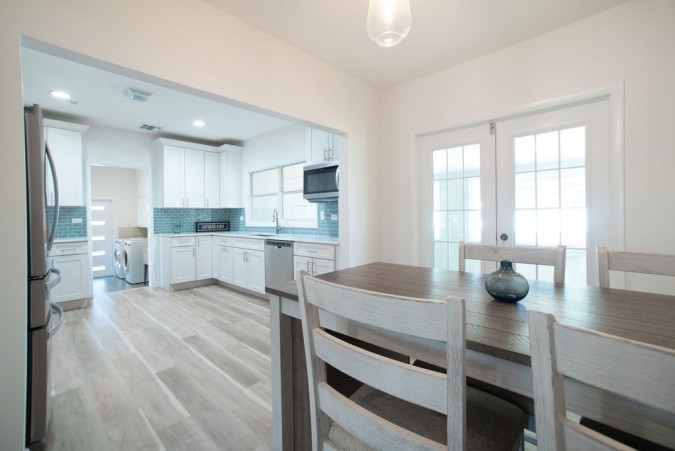 LARGE FAMILY HOME CLOSE TO TOWN
