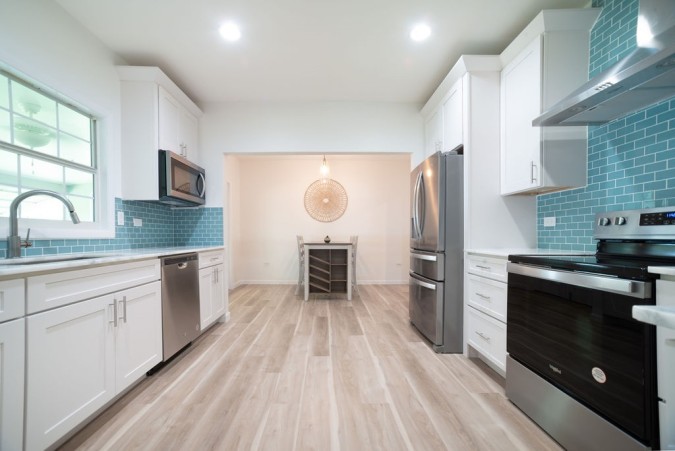 LARGE FAMILY HOME CLOSE TO TOWN