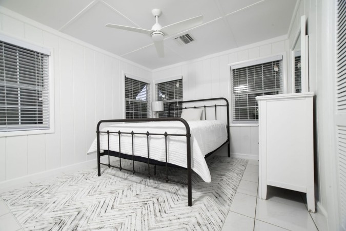 LARGE FAMILY HOME CLOSE TO TOWN