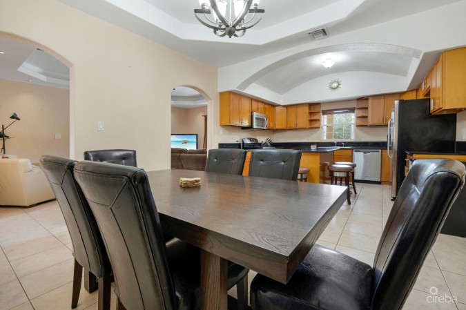 GLADE DRIVE 4 BED PLUS DEN