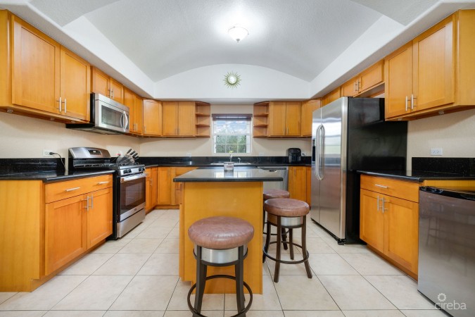 GLADE DRIVE 4 BED PLUS DEN