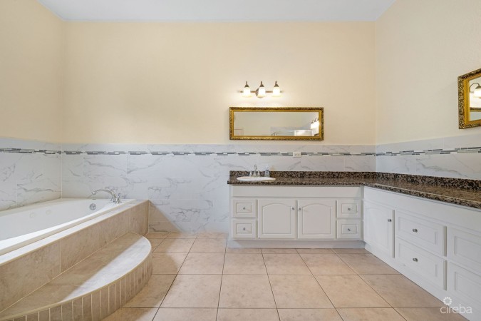 GLADE DRIVE 4 BED PLUS DEN