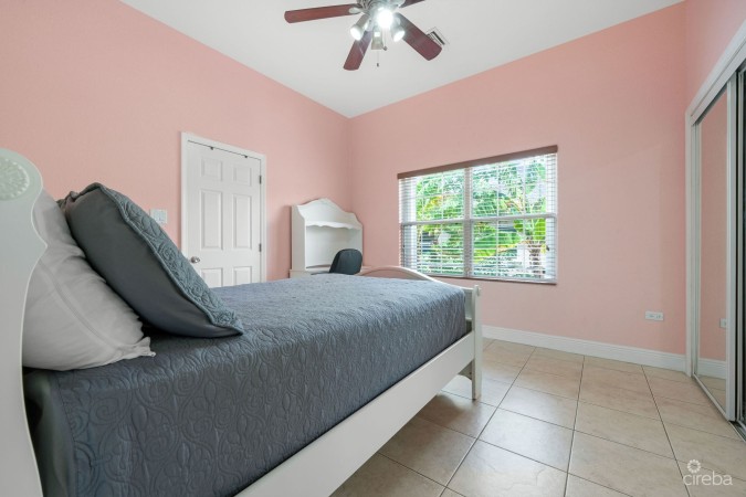 GLADE DRIVE 4 BED PLUS DEN