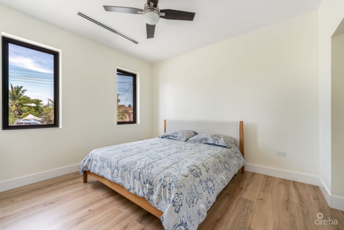 LUXURY DUPLEX OFF MARINA APT 1