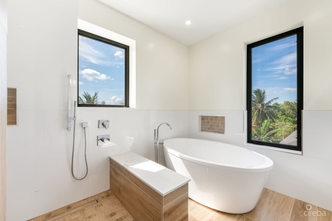 LUXURY DUPLEX OFF MARINA APT 1