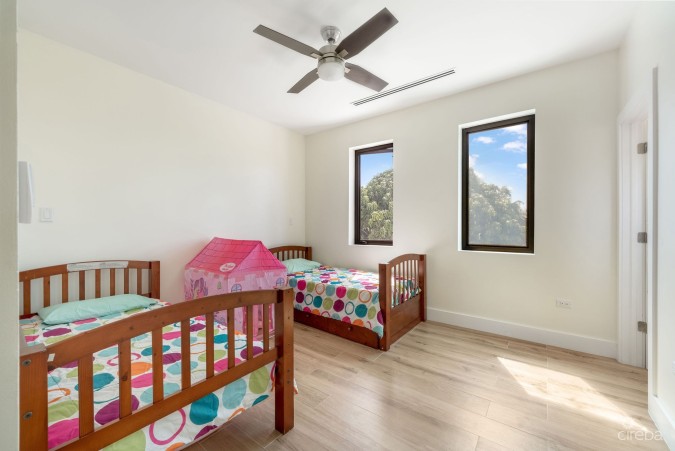 LUXURY DUPLEX OFF MARINA APT 1