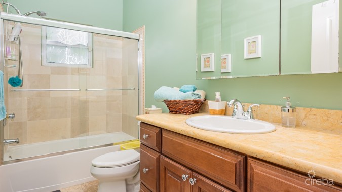 SELKIRK DRIVE DUPLEX - LAWSON RETREAT UNIT 1 & 2