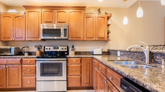SELKIRK DRIVE DUPLEX - LAWSON RETREAT UNIT 1 & 2