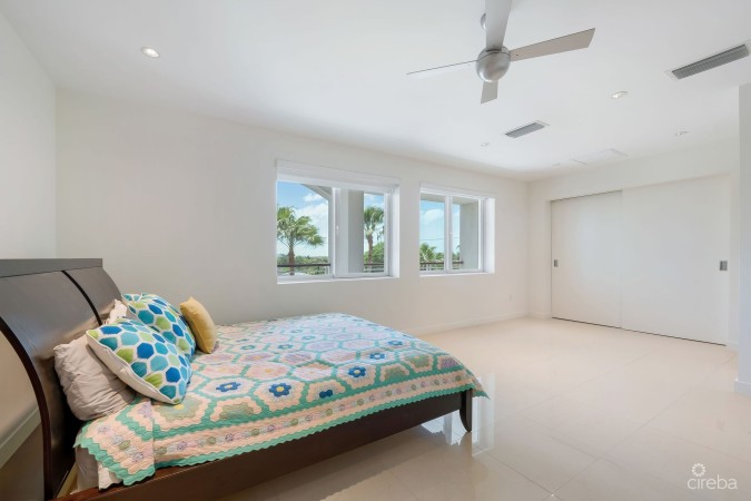 SEAVIEW PENTHOUSE-HARBOURFRONT
