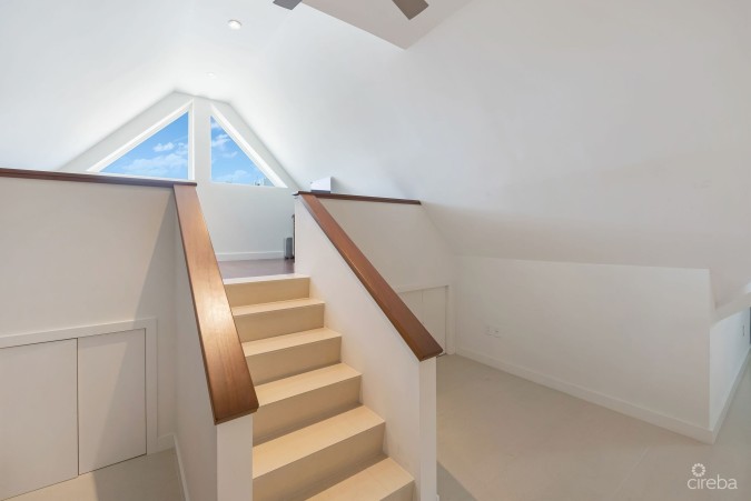 SEAVIEW PENTHOUSE-HARBOURFRONT