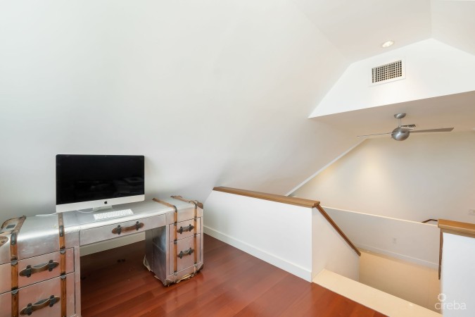 SEAVIEW PENTHOUSE-HARBOURFRONT