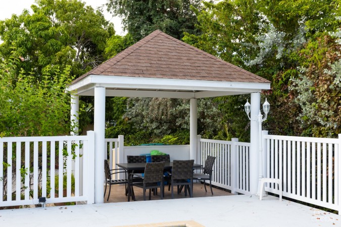SIESTA GARDENS #9