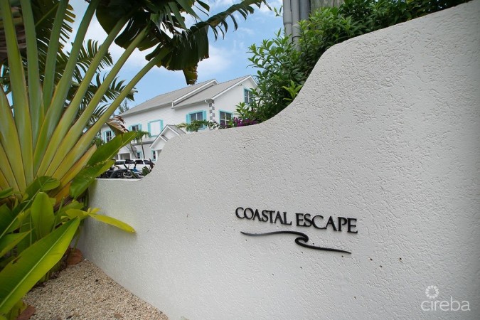 COASTAL ESCAPE CANAL FRONT AND DOCK
