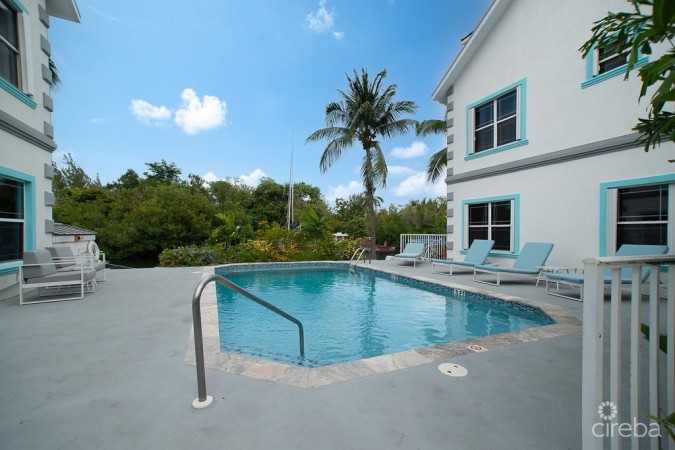 COASTAL ESCAPE CANAL FRONT AND DOCK