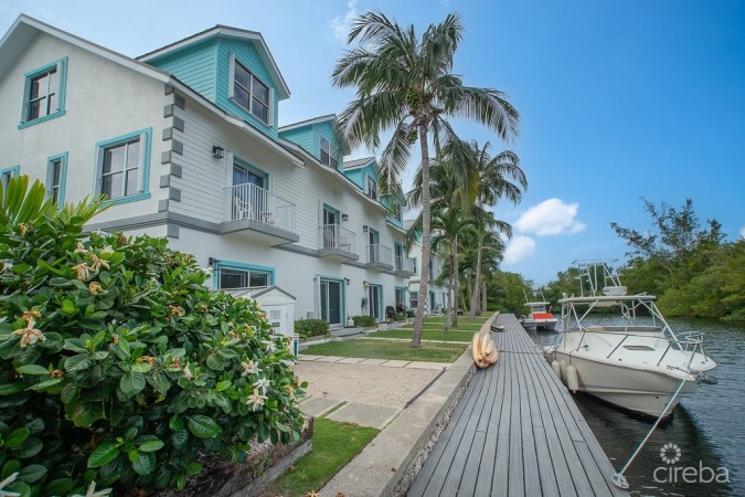 COASTAL ESCAPE CANAL FRONT AND DOCK
