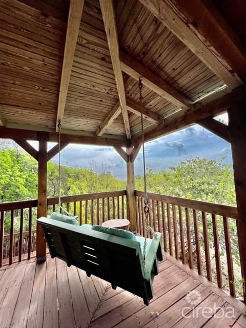 DOLPHIN LOOKOUT TREE HOUSE AND BEACH LOT IN SOUTH SIDE