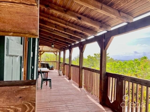 DOLPHIN LOOKOUT TREE HOUSE AND BEACH LOT IN SOUTH SIDE