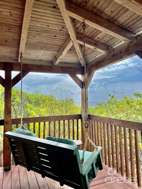 DOLPHIN LOOKOUT TREE HOUSE AND BEACH LOT IN SOUTH SIDE