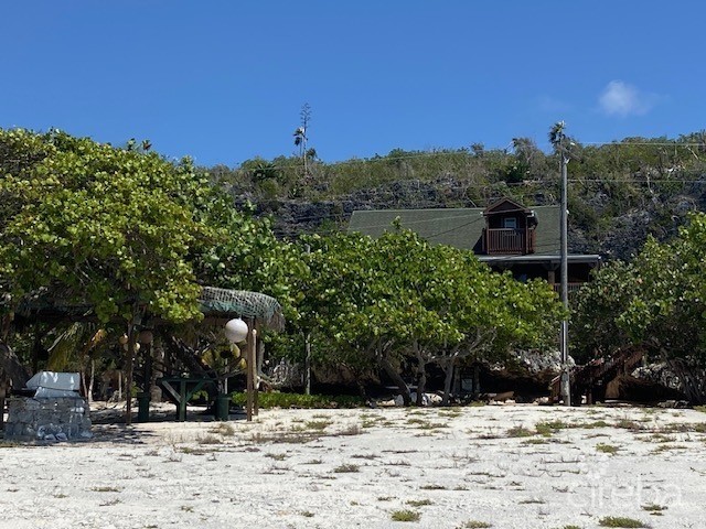 DOLPHIN LOOKOUT TREE HOUSE AND BEACH LOT IN SOUTH SIDE
