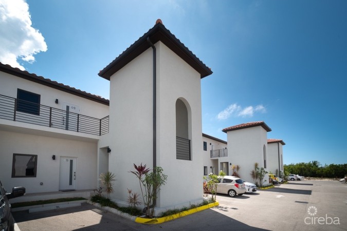 HILTON ESTATES ELEGANT TOP FLOOR UNIT