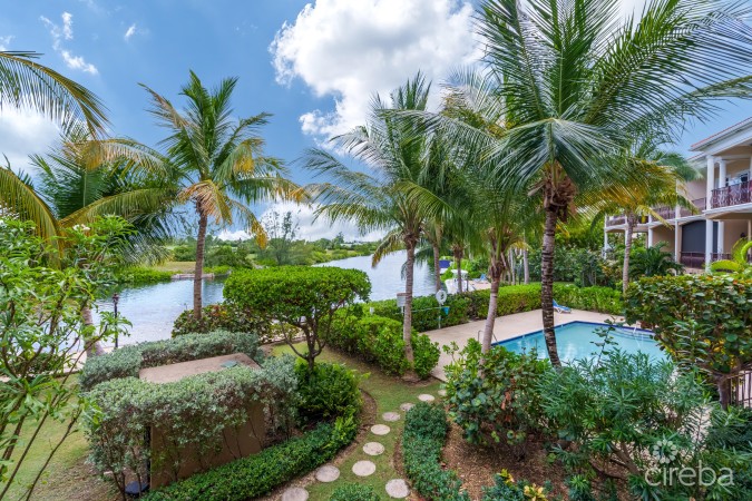 TURNBERRY VILLAS WEST - END UNIT