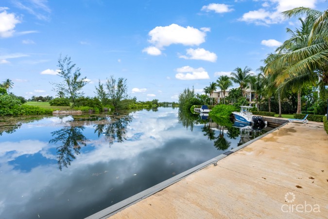TURNBERRY VILLAS WEST - END UNIT