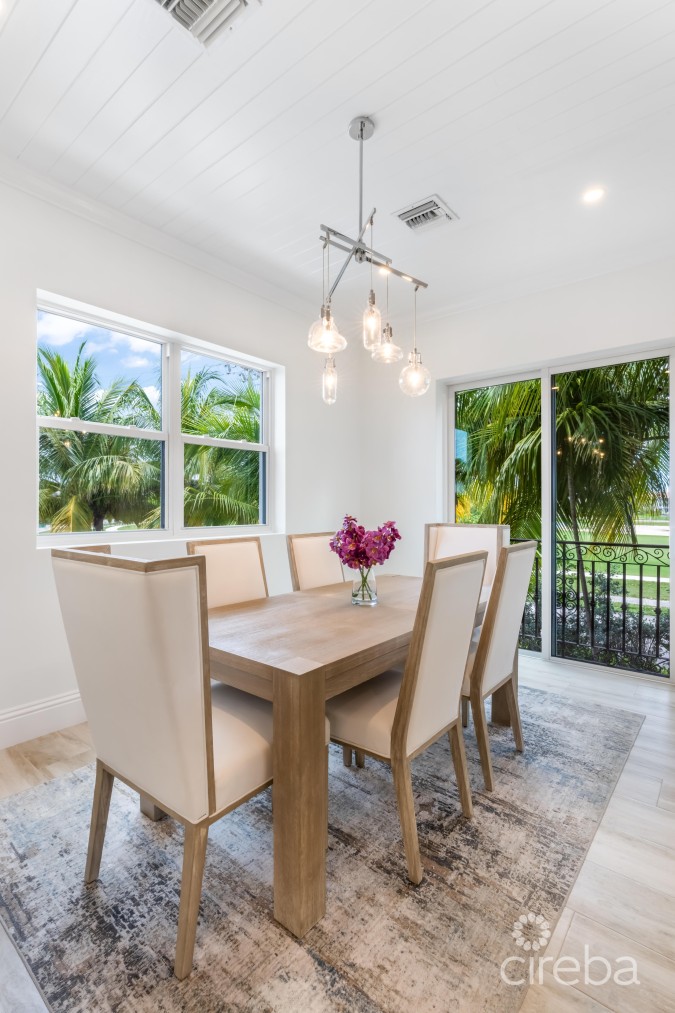 TURNBERRY VILLAS WEST - END UNIT