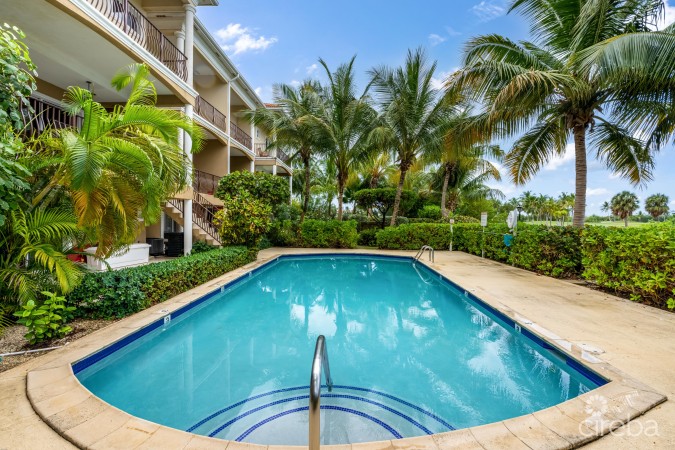 TURNBERRY VILLAS WEST - END UNIT