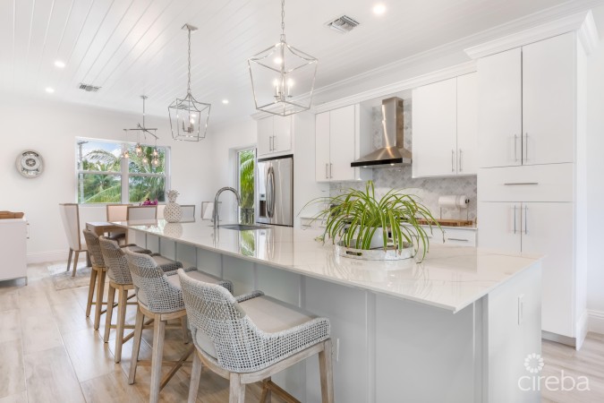 TURNBERRY VILLAS WEST - END UNIT