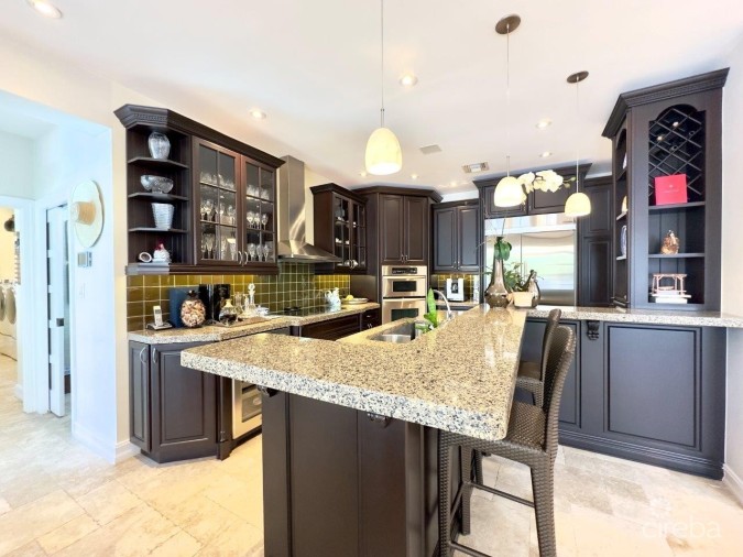 THE PARKSTONE, A SALT CREEK VILLA