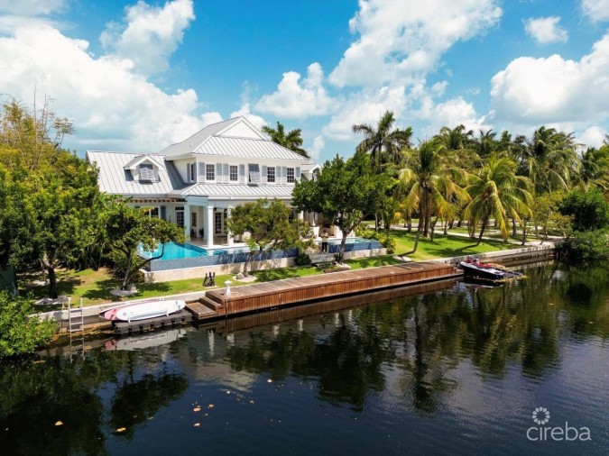 THE PARKSTONE, A SALT CREEK VILLA