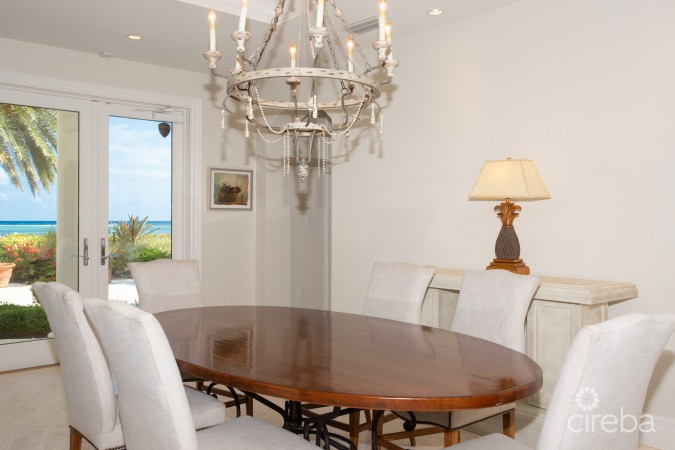 AQUA VISTA | SOUTH SOUND LUXURY BEACH FRONT LIVING