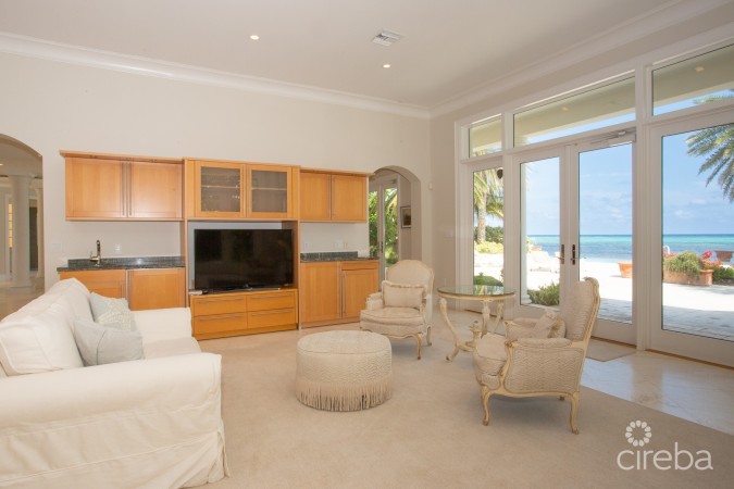 AQUA VISTA | SOUTH SOUND LUXURY BEACH FRONT LIVING