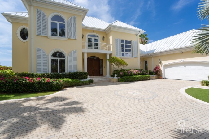 AQUA VISTA | SOUTH SOUND LUXURY BEACH FRONT LIVING