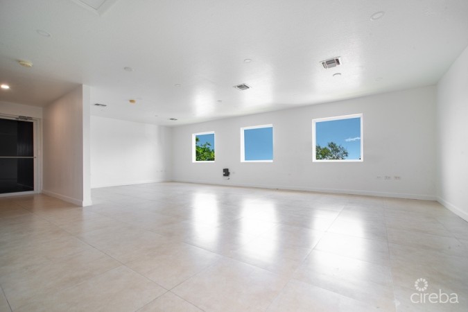#4 PALM GROVE COMMERCIAL SPACE
