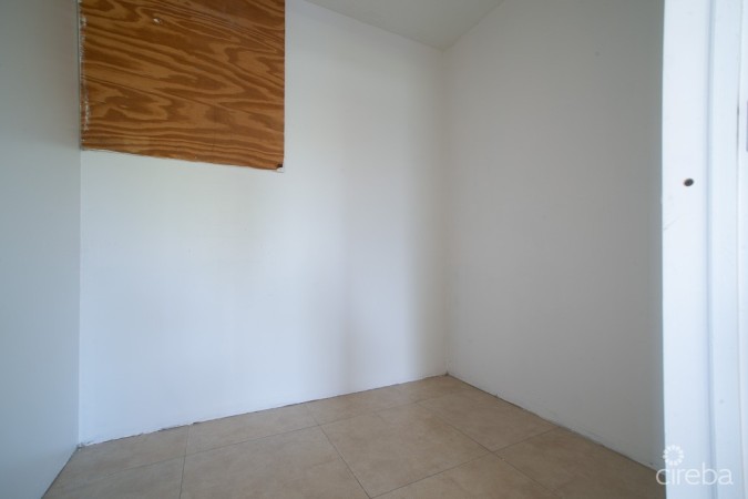 #4 PALM GROVE COMMERCIAL SPACE