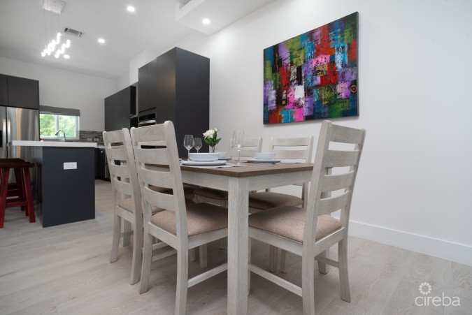 MANTRAS #48, 3 BED TOWNHOME, SOUTH SOUND ACROSS FROM THE BEACH