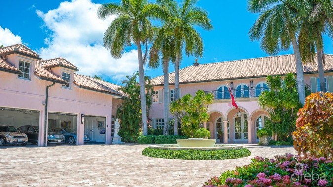 VILLA MARE; A VISTA DEL MAR ESTATE HOME