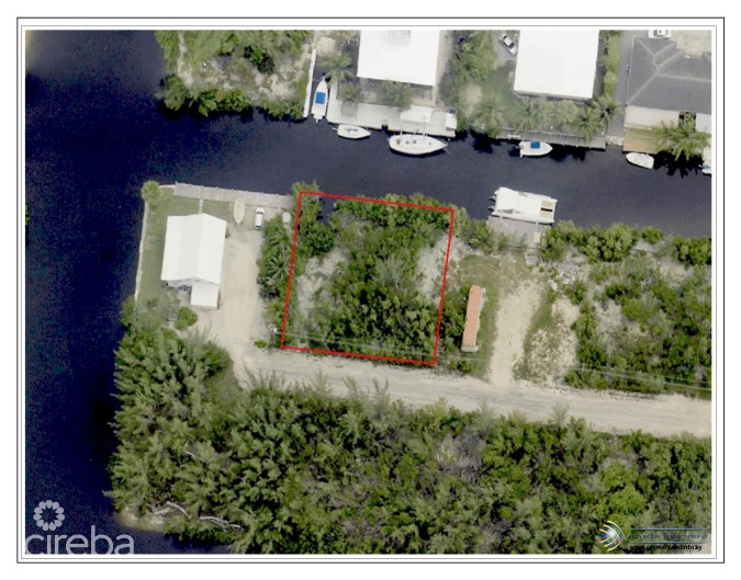 CANAL FRONT LOT NORTH SOUND ESTATES GREEN STREET