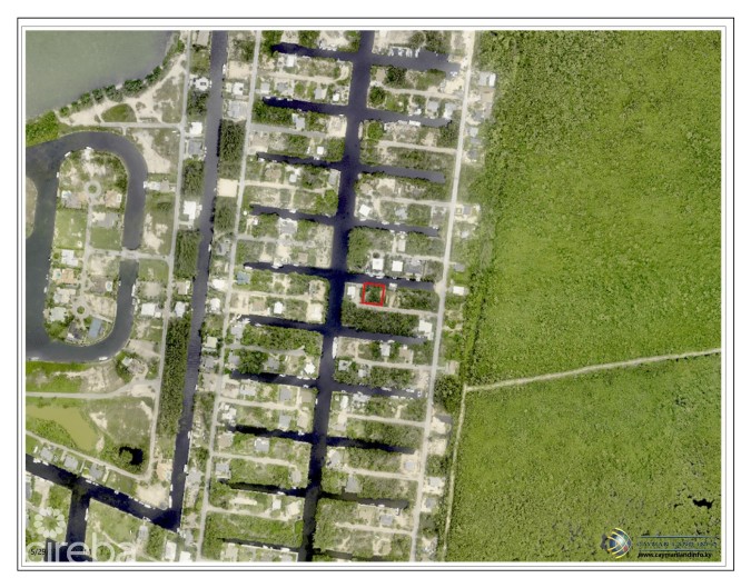 CANAL FRONT LOT NORTH SOUND ESTATES GREEN STREET