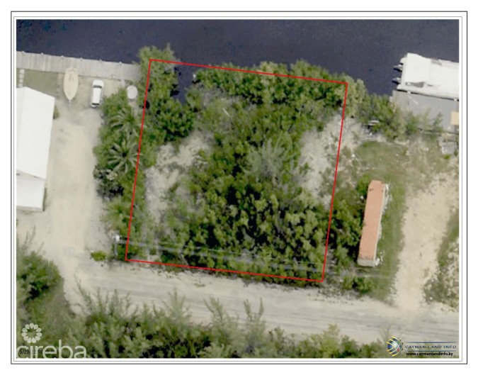 CANAL FRONT LOT NORTH SOUND ESTATES GREEN STREET