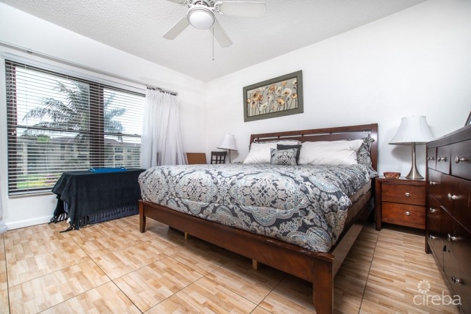 GEORGE TOWN VILLAS UNIT 206