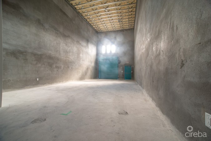 STORAGE WAREHOUSE UNIT 4 AIRPORT COMMERECE PARK CICO AVENUE