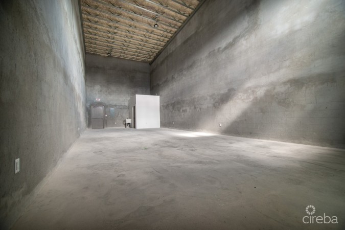 STORAGE WAREHOUSE UNIT 5 AIRPORT COMMERECE PARK CICO AVENUE