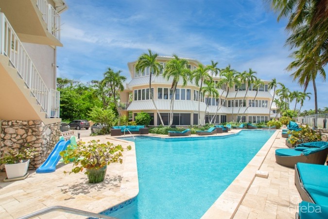 OCEAN VIEW POINSETTIA B8 PENTHOUSE
